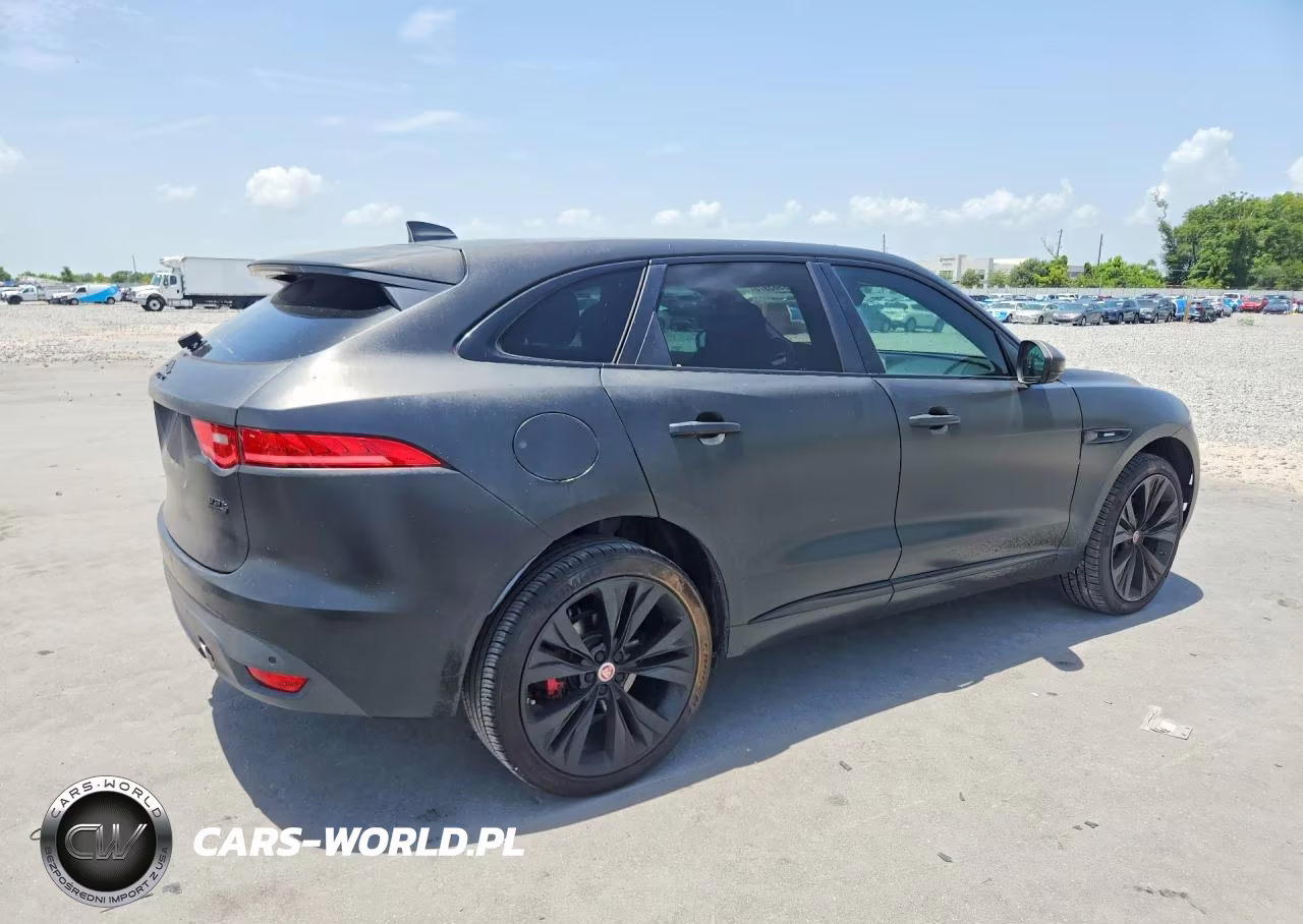 2017 Jaguar F-Pace R - Sport VIN:SADCL2BV1HA061991 - 3