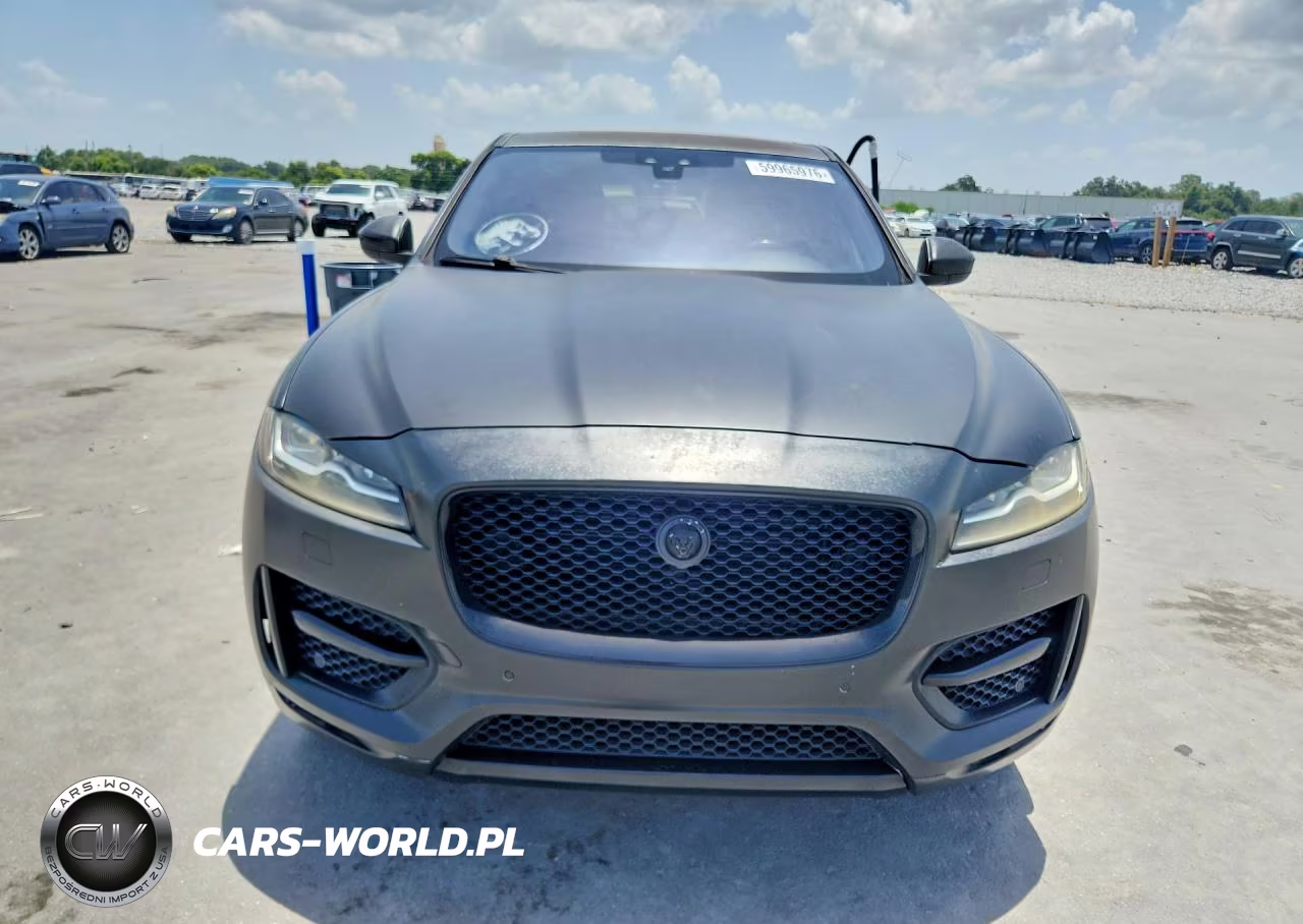 2017 Jaguar F-Pace R - Sport VIN:SADCL2BV1HA061991 - 5