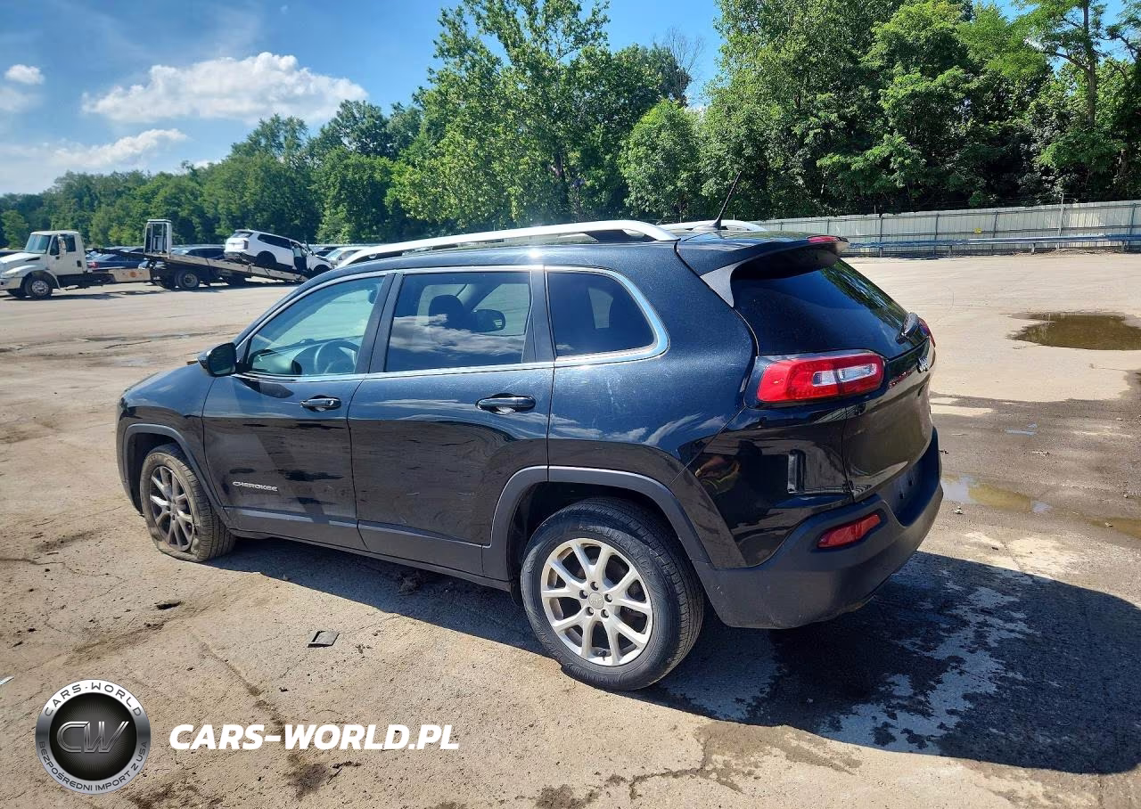 2015 Jeep Cherokee Latitude VIN:1C4PJLCB1FW712338 - 2