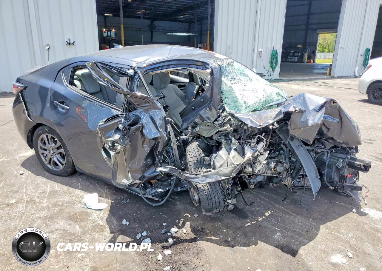 2019 Toyota Yaris Le VIN:3MYDLBYV0KY508421 - 4