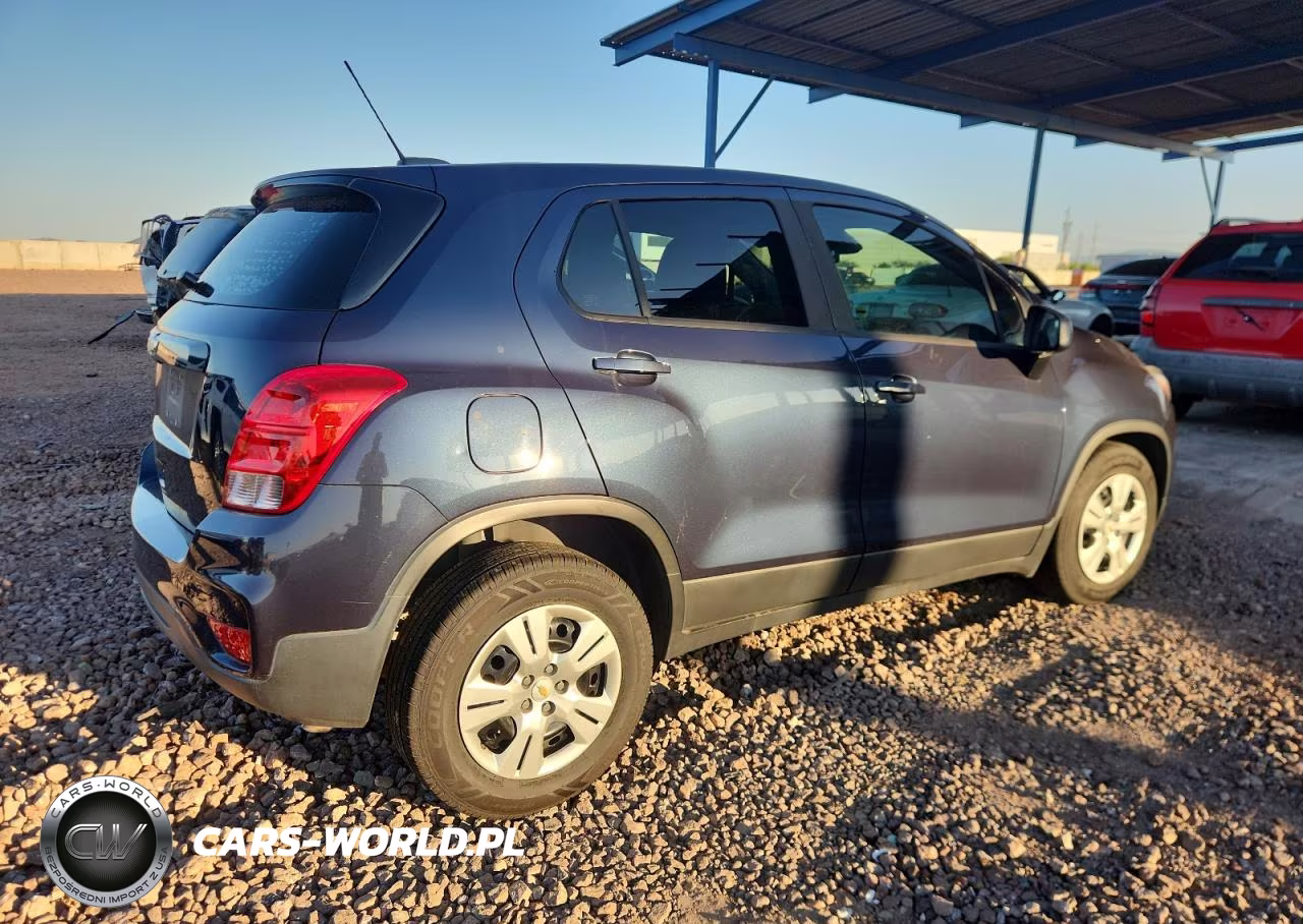 2019 Chevrolet Trax Ls VIN:3GNCJKSB3KL126046 - 3