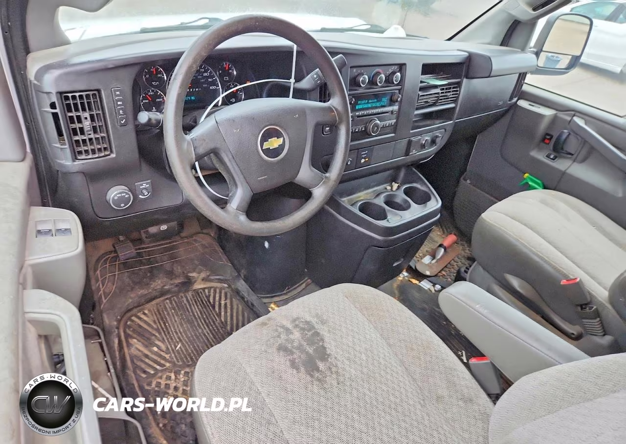 2017 Chevrolet Express G2500 VIN:1GCWGAFF8H1121873 - 8