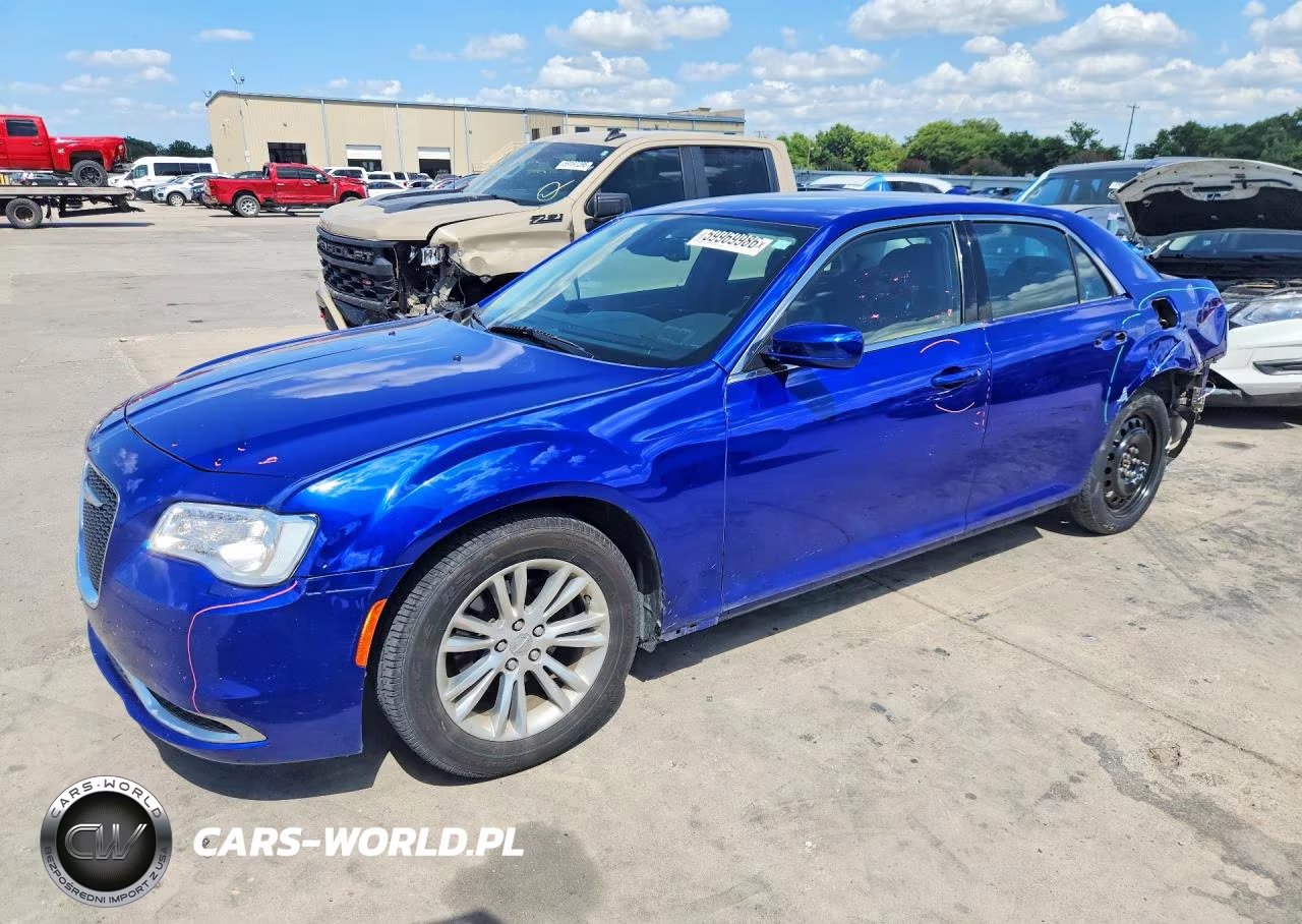 2019 Chrysler 300 Touring – zdjęcie 1 z 12