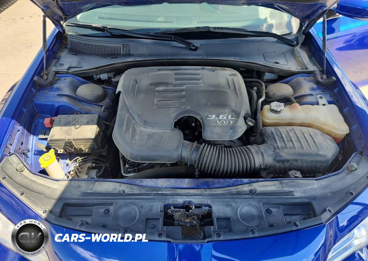 2019 Chrysler 300 Touring VIN:2C3CCAAG1KH517204 - 11