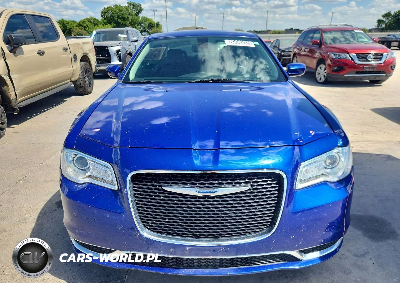 2019 Chrysler 300 Touring VIN:2C3CCAAG1KH517204 - 5