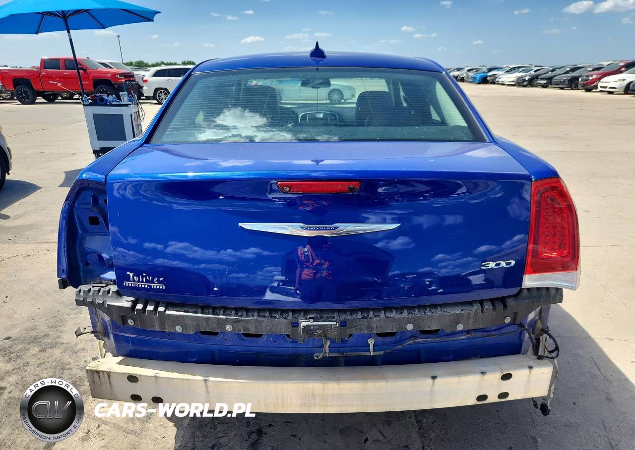 2019 Chrysler 300 Touring VIN:2C3CCAAG1KH517204 - 6