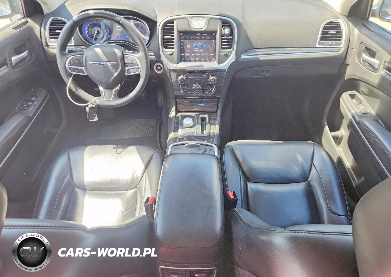 2019 Chrysler 300 Touring VIN:2C3CCAAG1KH517204 - 8