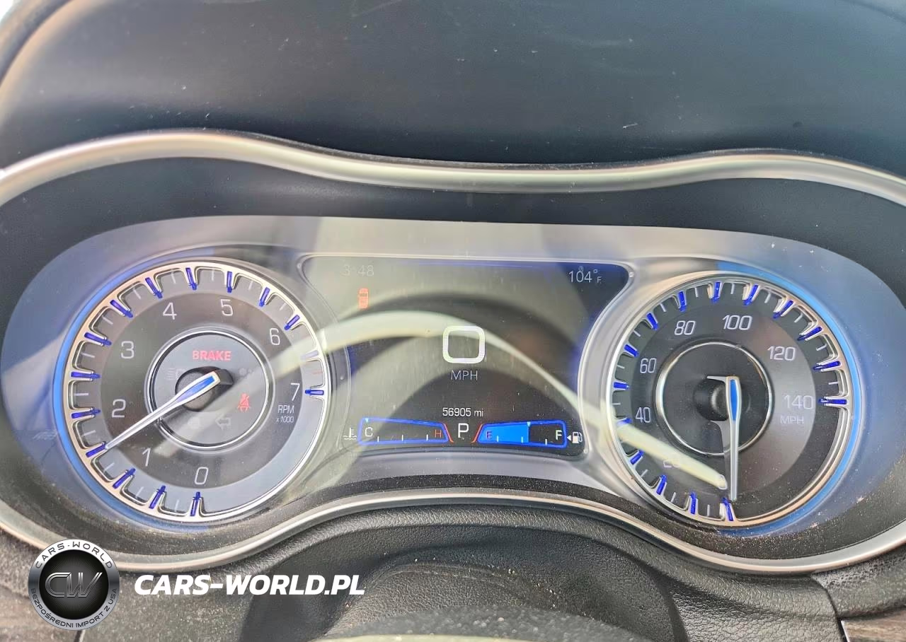 2019 Chrysler 300 Touring VIN:2C3CCAAG1KH517204 - 9