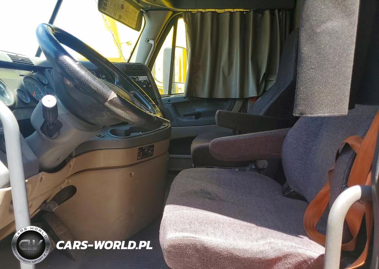 2017 Freightliner Cascadia 125 VIN:3AKJGLDR3HSHF0881 - 7