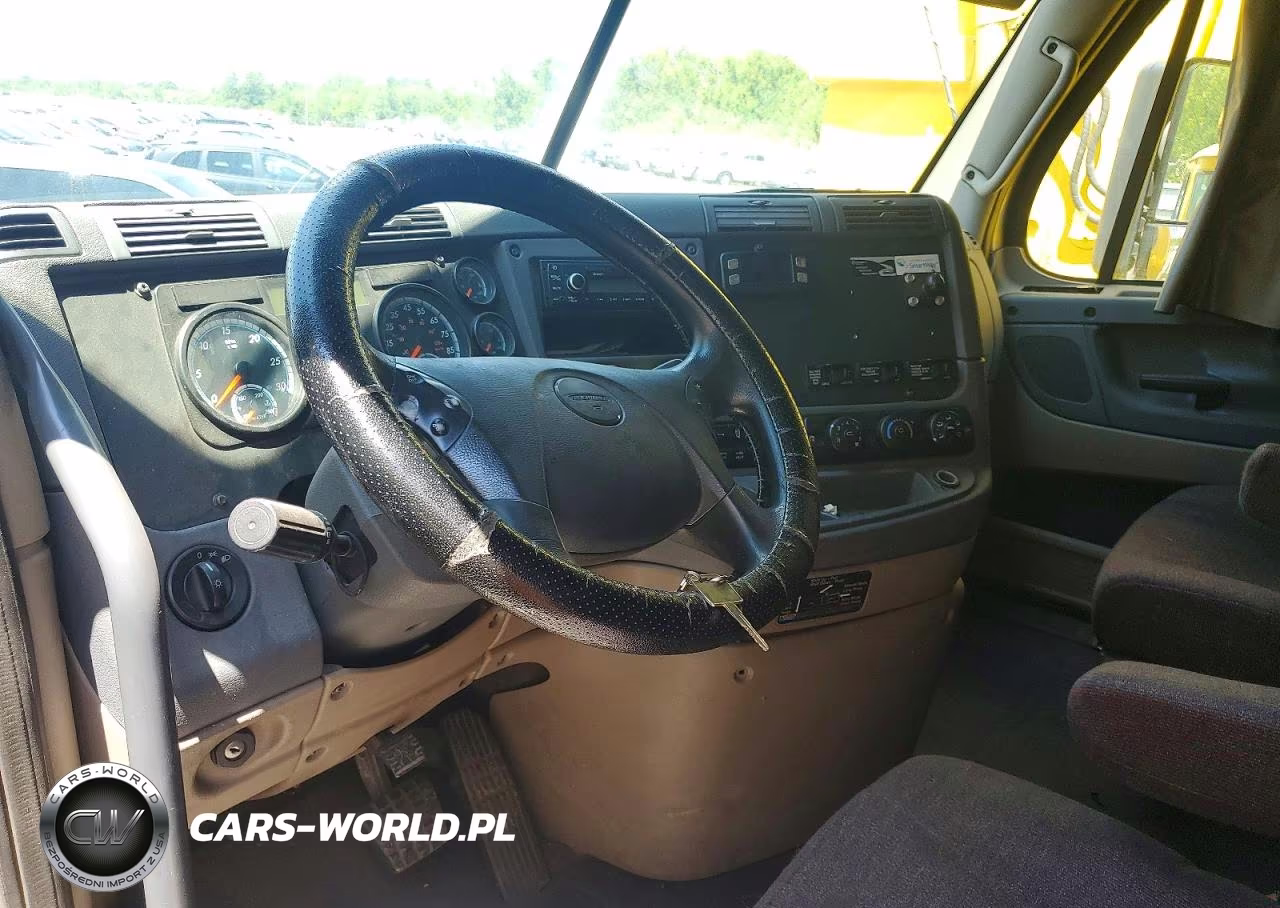 2017 Freightliner Cascadia 125 VIN:3AKJGLDR3HSHF0881 - 8