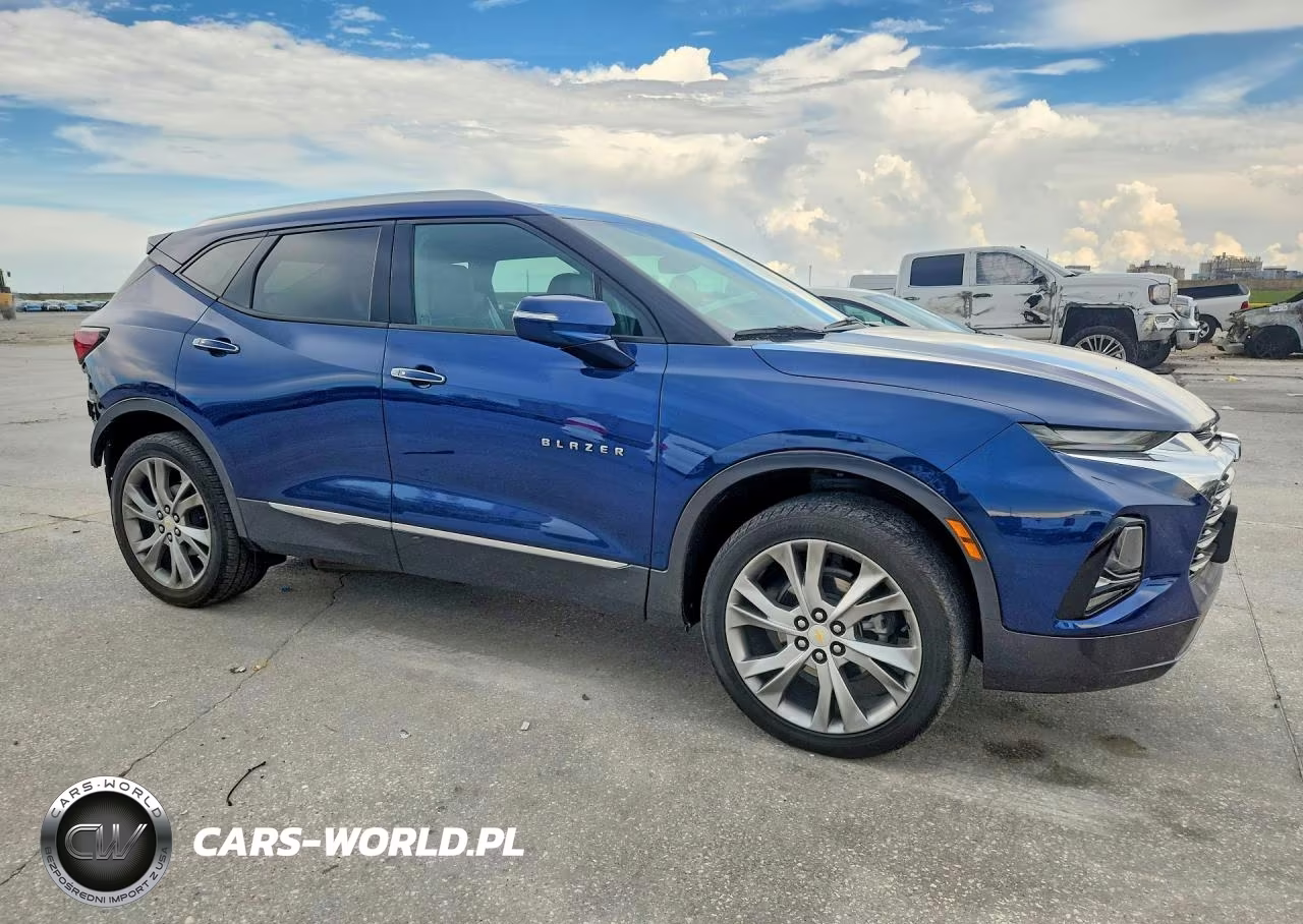 2022 Chevrolet Blazer Premier VIN:3GNKBLR46NS208191 - 4