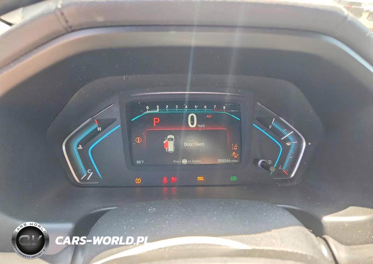 2018 Honda Odyssey Touring VIN:5FNRL6H83JB021942 - 9