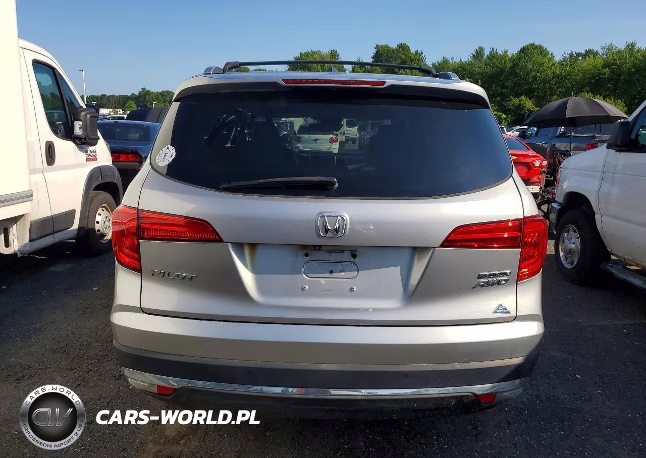 2016 Honda Pilot Touring VIN:5FNYF6H90GB108282 - 6