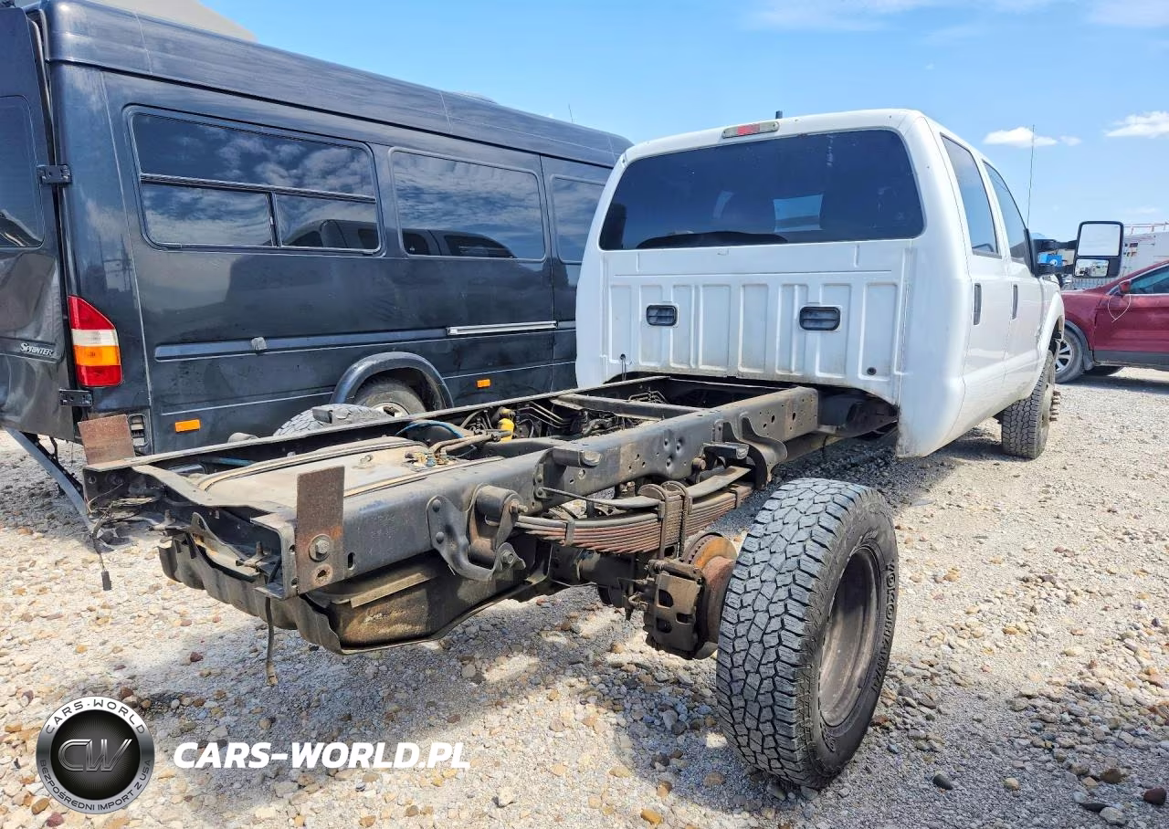 2013 Ford F350 Super Duty VIN:1FD8W3HT8DEA40607 - 3