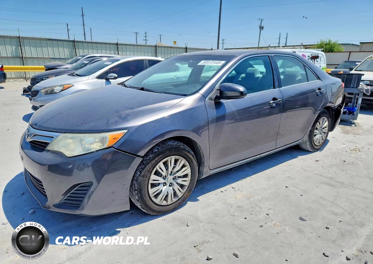 2014 Toyota Camry – zdjęcie 1 z 12