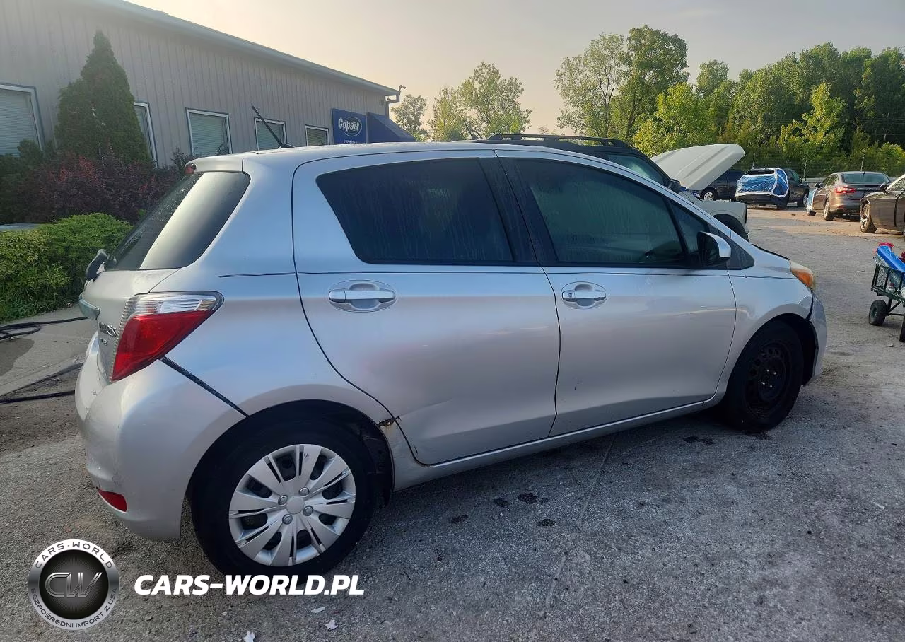 2012 Toyota Yaris 5-Door Le VIN:JTDKTUD37CD521676 - 3