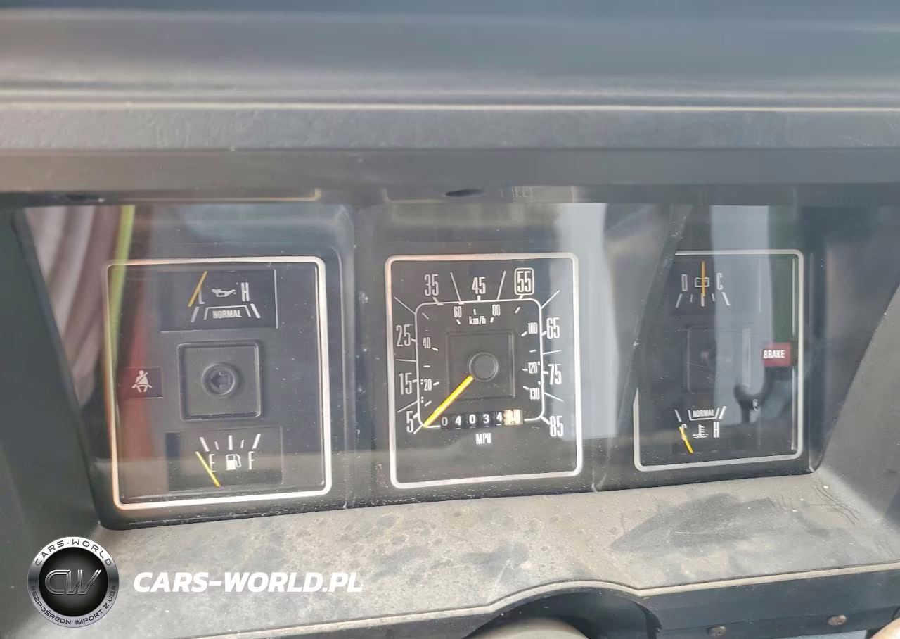 1982 Ford Econoline E350 Cutaway Van VIN:1FDHE30E6CHA20773 - 9