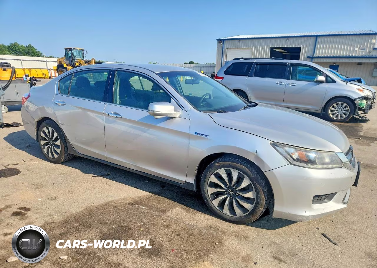 2015 Honda Accord Hybrid VIN:1HGCR6F36FA002251 - 4