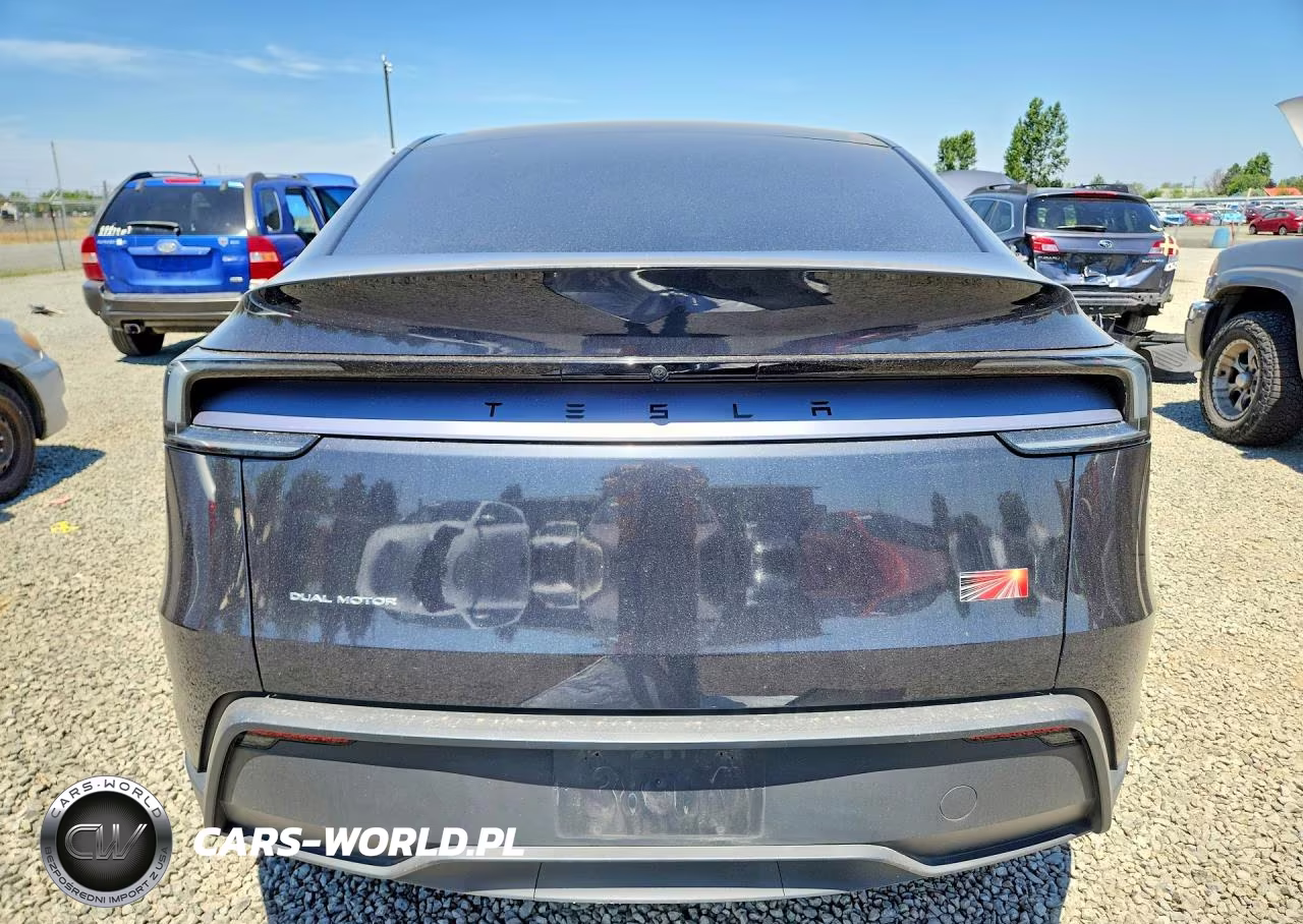 2026 Tesla Model Y VIN:7SAYGDEE5TF330493 - 6