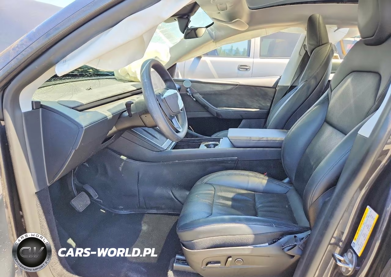2026 Tesla Model Y VIN:7SAYGDEE5TF330493 - 7