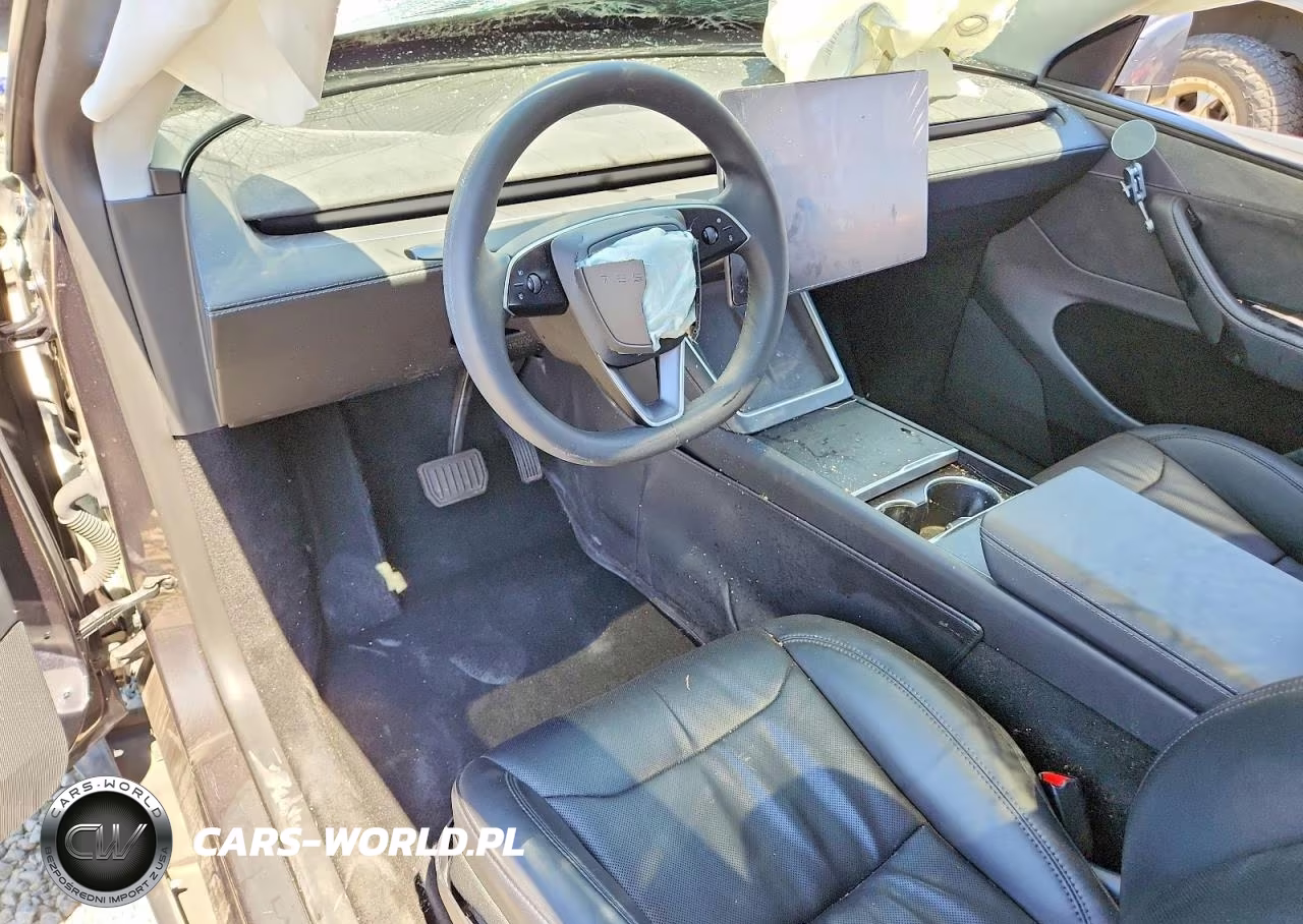 2026 Tesla Model Y VIN:7SAYGDEE5TF330493 - 8