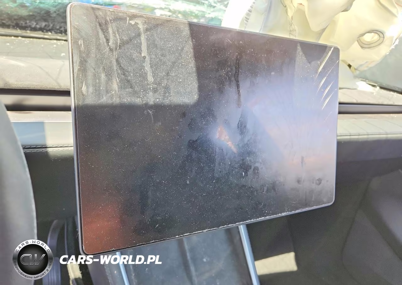 2026 Tesla Model Y VIN:7SAYGDEE5TF330493 - 9