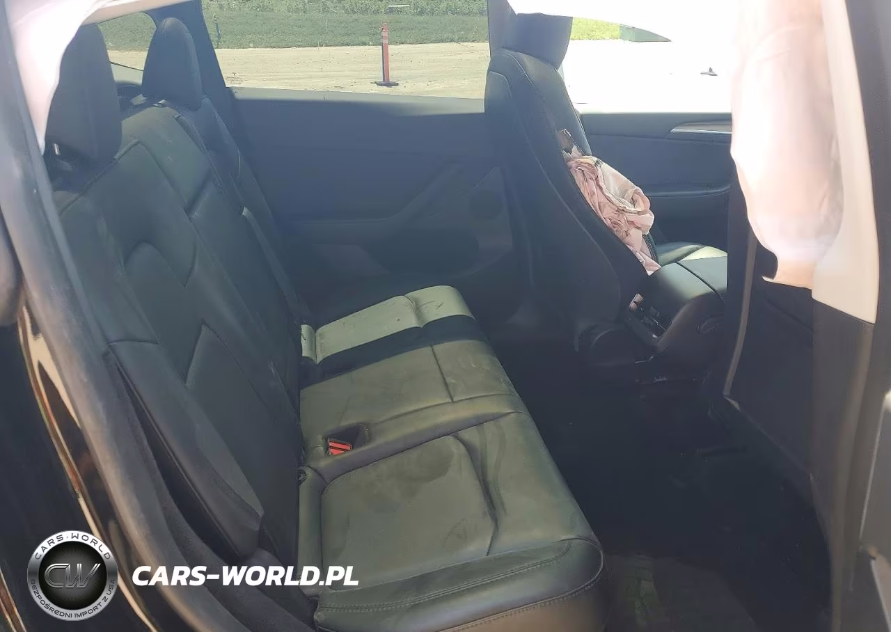 2023 Tesla Model Y VIN:7SAYGDEF6PF926145 - 10