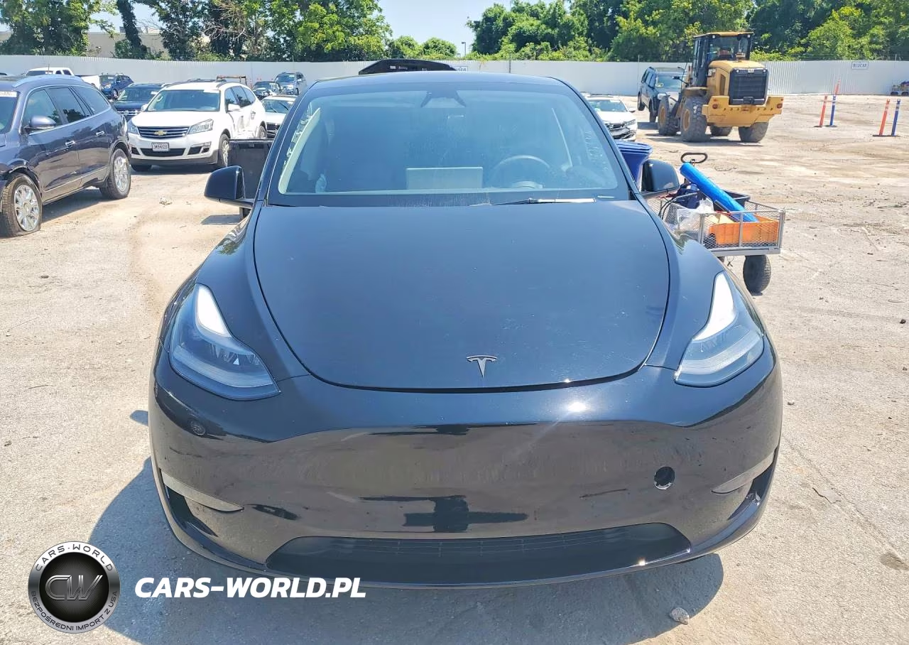 2023 Tesla Model Y VIN:7SAYGDEF6PF926145 - 5