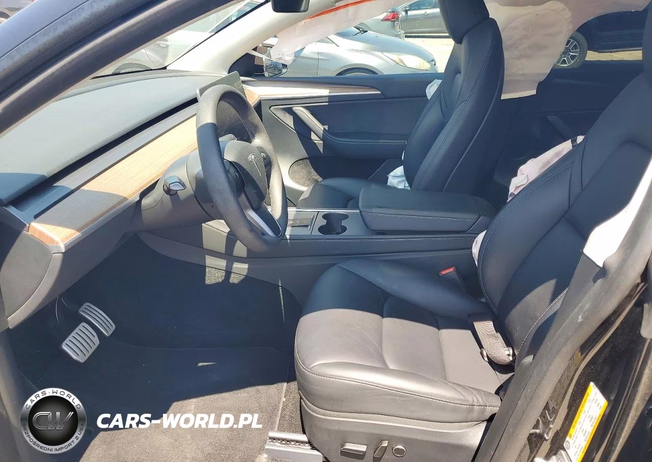2023 Tesla Model Y VIN:7SAYGDEF6PF926145 - 7
