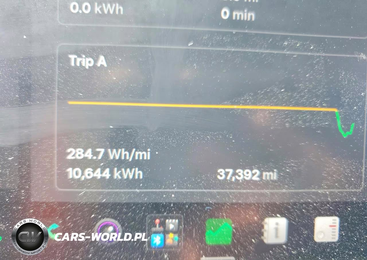 2023 Tesla Model Y VIN:7SAYGDEF6PF926145 - 9