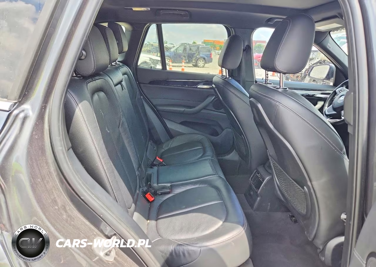 2018 BMW X1 xDrive28I VIN:WBXHT3C34J5K27989 - 11