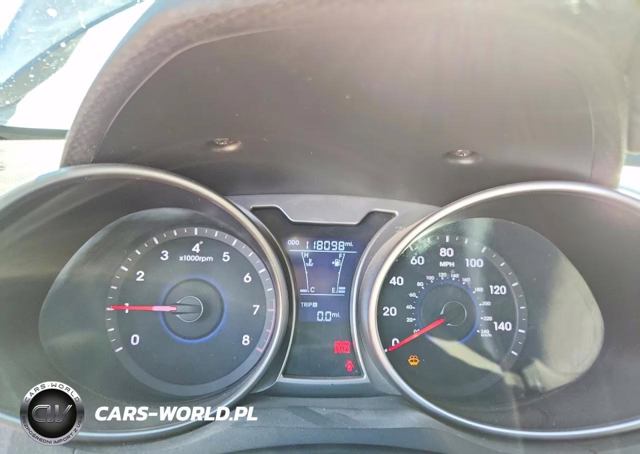 2016 Hyundai Veloster Base VIN:KMHTC6AD6GU260586 - 9