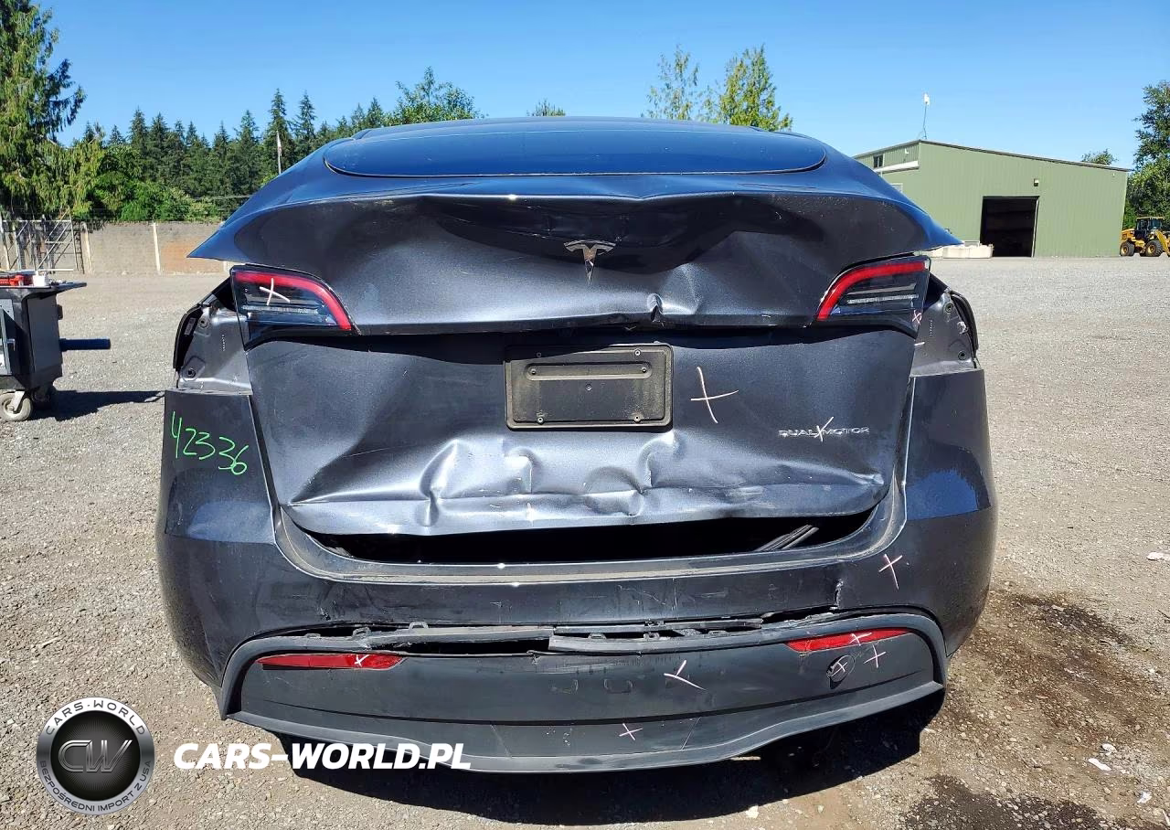 2023 Tesla Model Y VIN:7SAYGDEEXPF607774 - 6