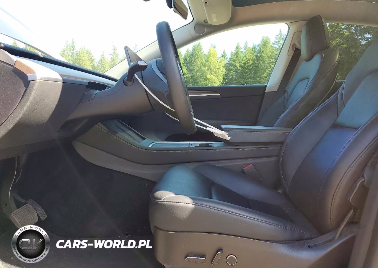 2023 Tesla Model Y VIN:7SAYGDEEXPF607774 - 7