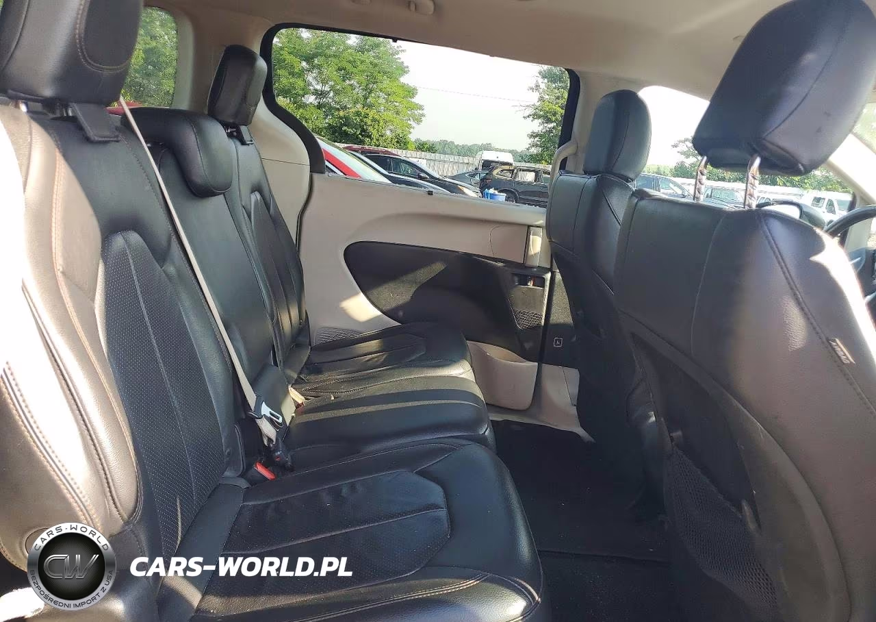 2019 Chrysler Pacifica Touring L VIN:2C4RC1BG9KR526084 - 11