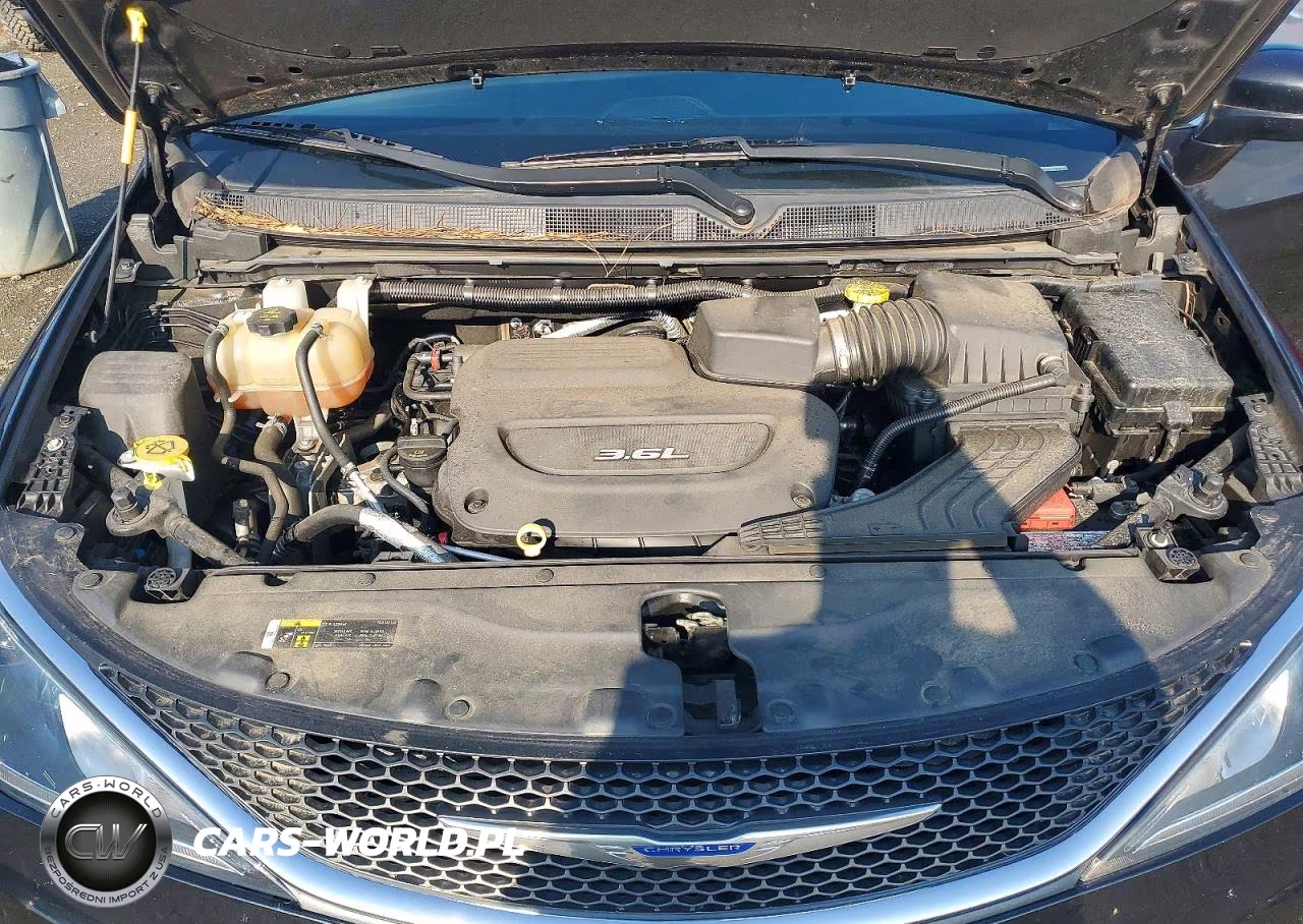 2019 Chrysler Pacifica Touring L VIN:2C4RC1BG9KR526084 - 12