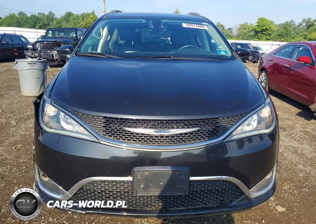 2019 Chrysler Pacifica Touring L VIN:2C4RC1BG9KR526084 - 5