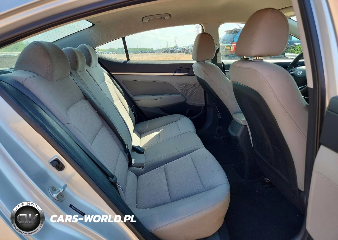 2019 Hyundai Elantra Sel VIN:5NPD84LF3KH468070 - 10
