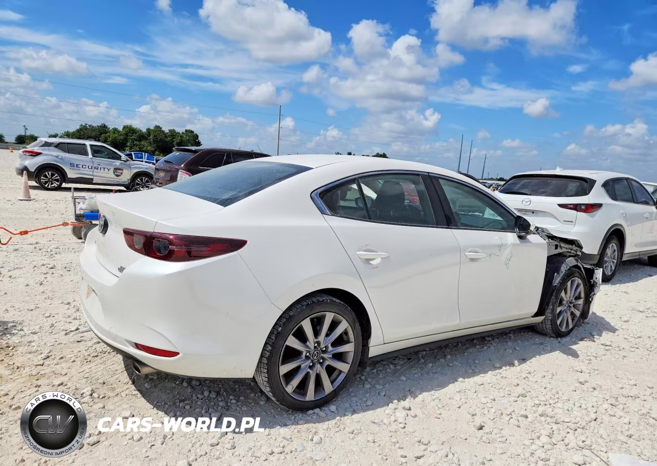 2021 Mazda 3 Select VIN:JM1BPABLXM1319598 - 3