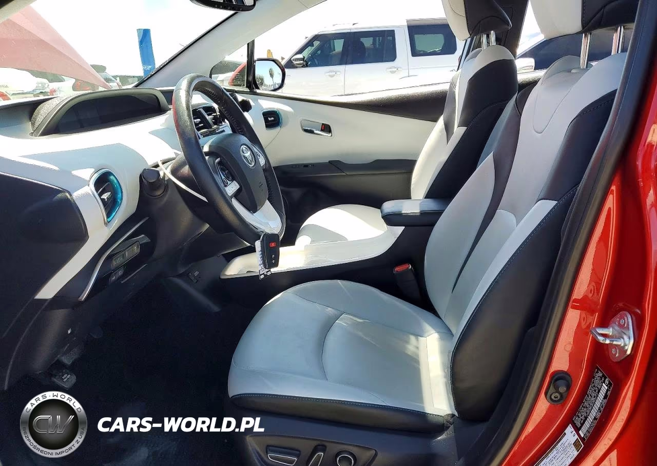 2017 Toyota Prius Four VIN:JTDKARFU2H3533112 - 7