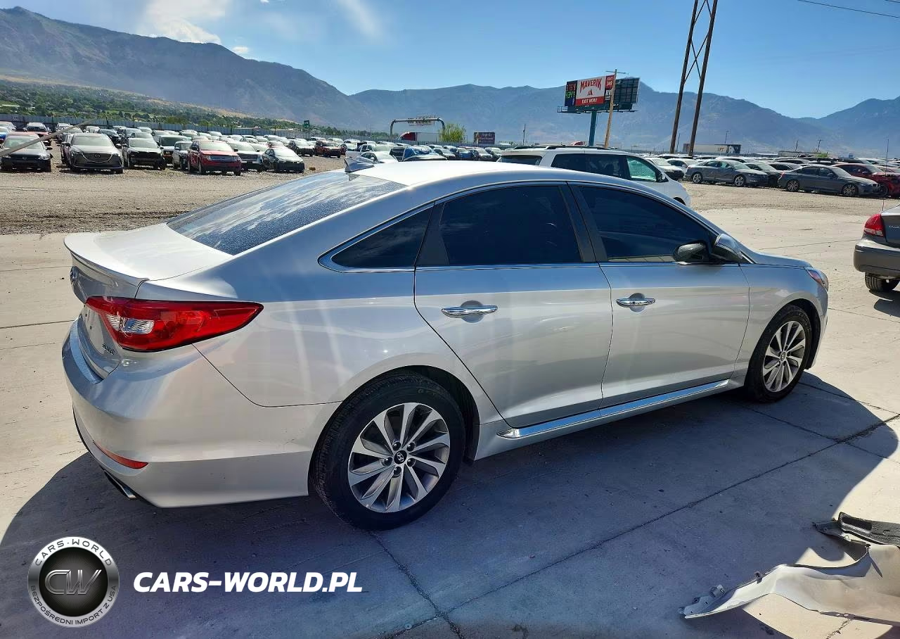 2017 Hyundai Sonata Sport VIN:5NPE34AF5HH456887 - 3