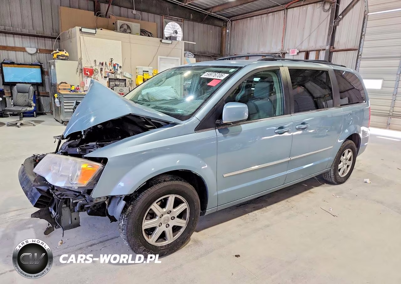 2010 Chrysler Town & Country