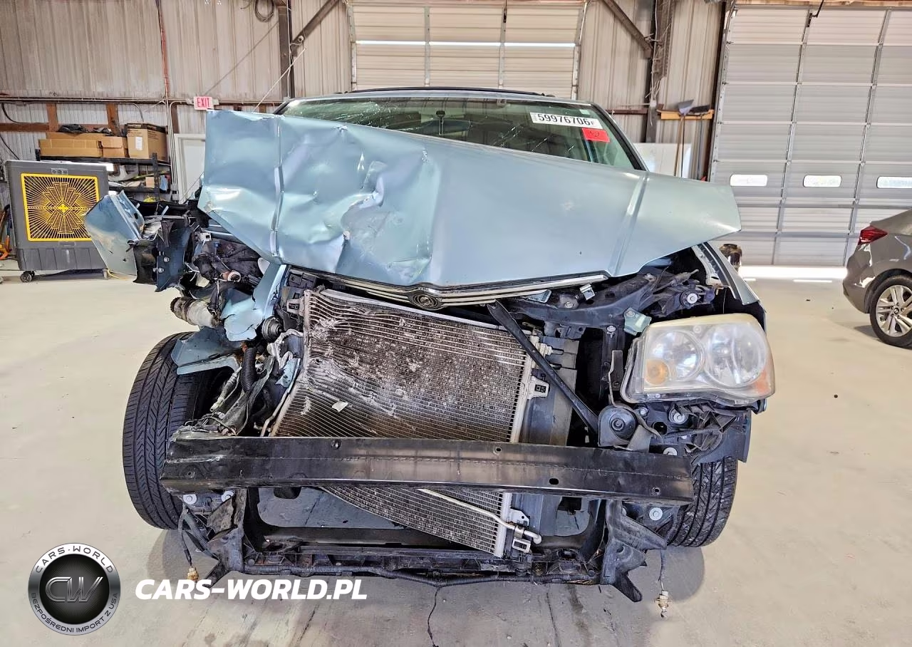 2010 Chrysler Town & Country VIN:2A4RR5D17AR393882 - 5