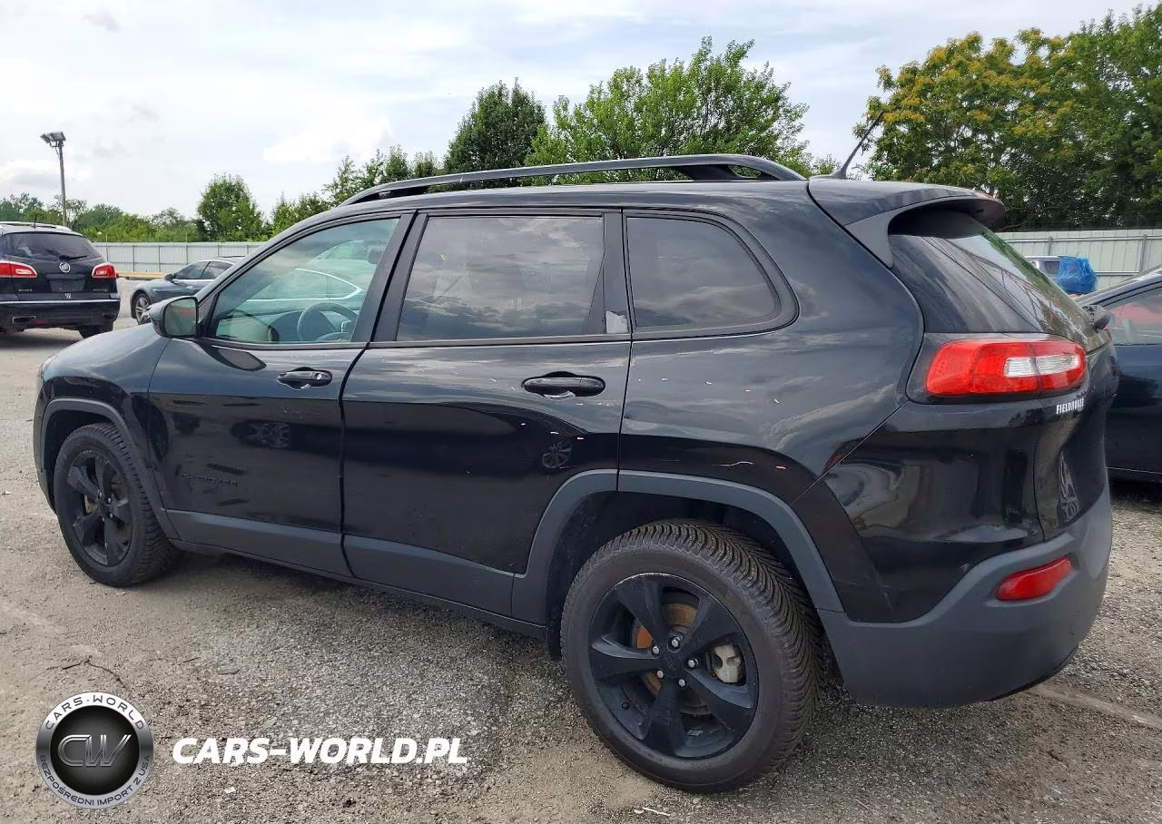 2018 Jeep Cherokee Latitude VIN:1C4PJLCBXJD544378 - 2