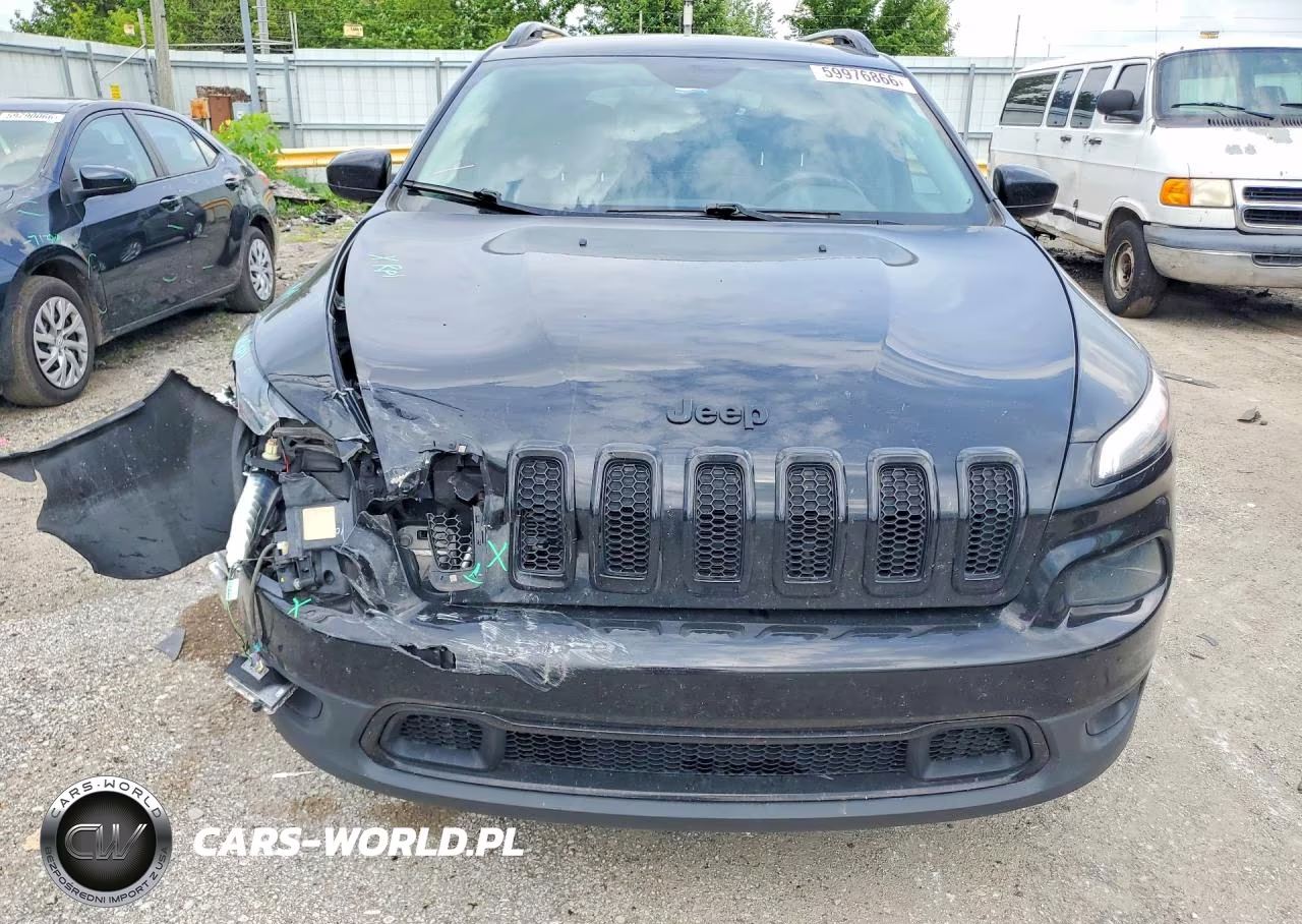 2018 Jeep Cherokee Latitude VIN:1C4PJLCBXJD544378 - 5