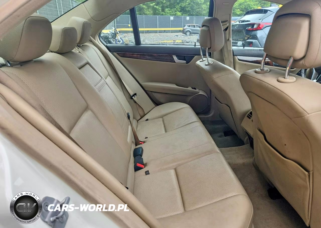 2012 Mercedes-Benz C 300 4Matic VIN:WDDGF8BB3CR226324 - 10