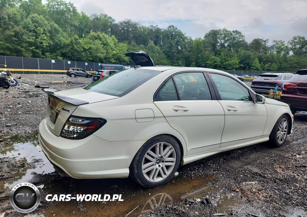 2012 Mercedes-Benz C 300 4Matic VIN:WDDGF8BB3CR226324 - 3