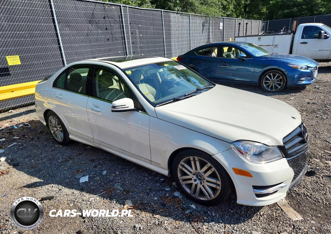 2012 Mercedes-Benz C 300 4Matic VIN:WDDGF8BB3CR226324 - 4