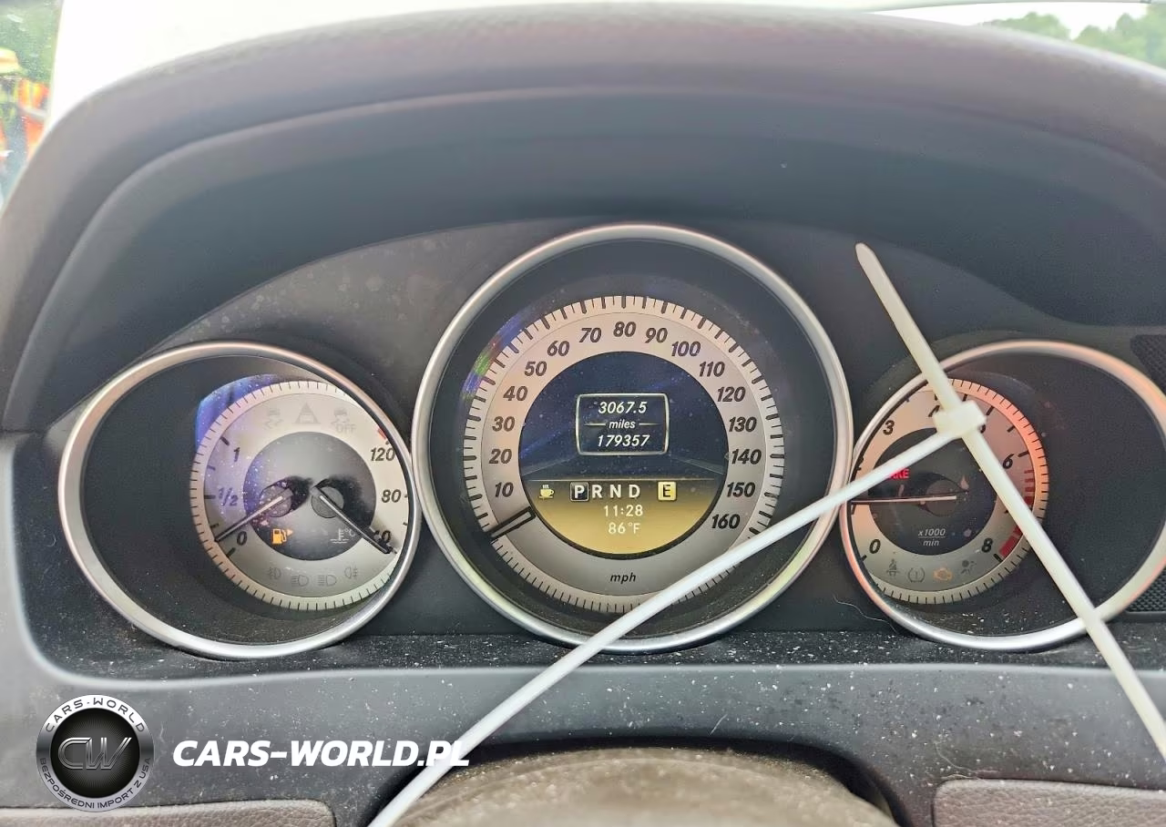 2012 Mercedes-Benz C 300 4Matic VIN:WDDGF8BB3CR226324 - 9