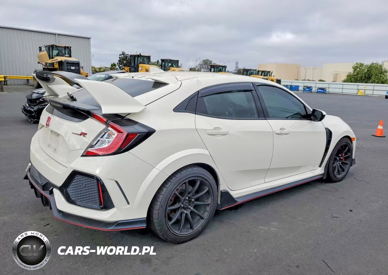 2018 Honda Civic Type-R Touring VIN:SHHFK8G77JU203913 - 3